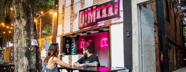 Chef Jimmy Ogro inaugura primeiro bar no Rio